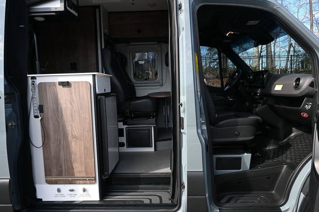Used 2023 Mercedes-Benz Sprinter 2500 image 3