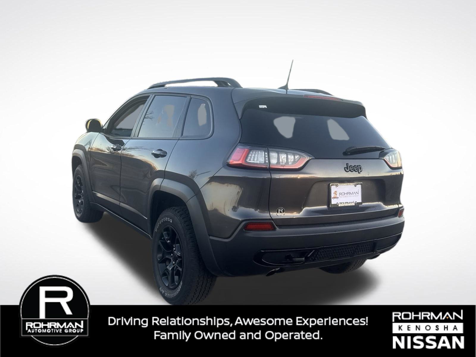 Used 2022 Jeep Cherokee Latitude w/ Sun & Sound Group AWD/4WD image 8