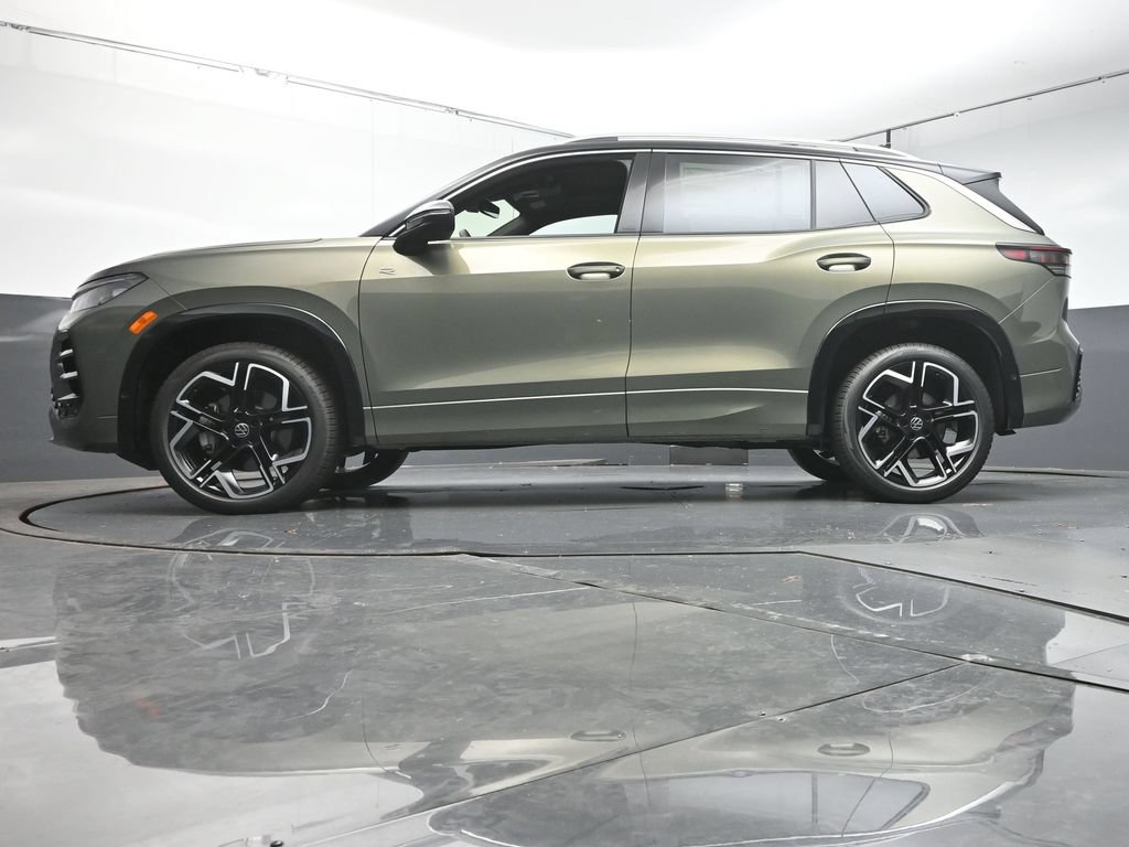 New 2026 Volkswagen Tiguan SEL R-Line AWD/4WD image 37