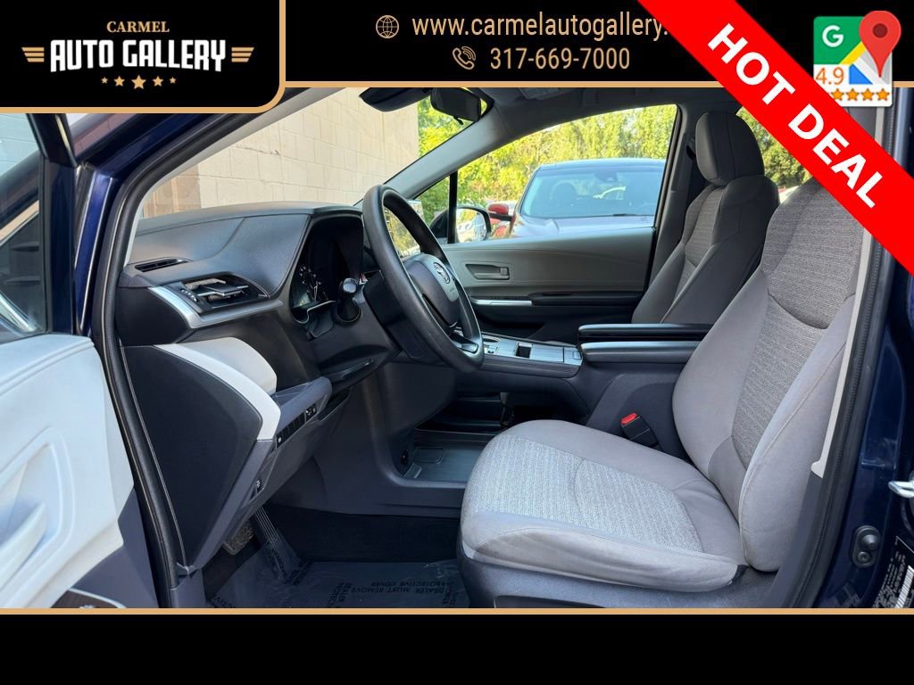 Used 2022 Toyota Sienna LE image 11
