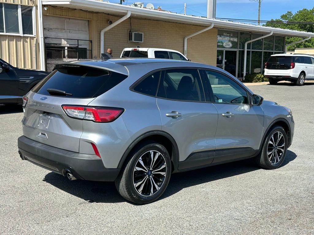 Used 2022 Ford Escape SE w/ SE Sport Appearance Package FWD image 9