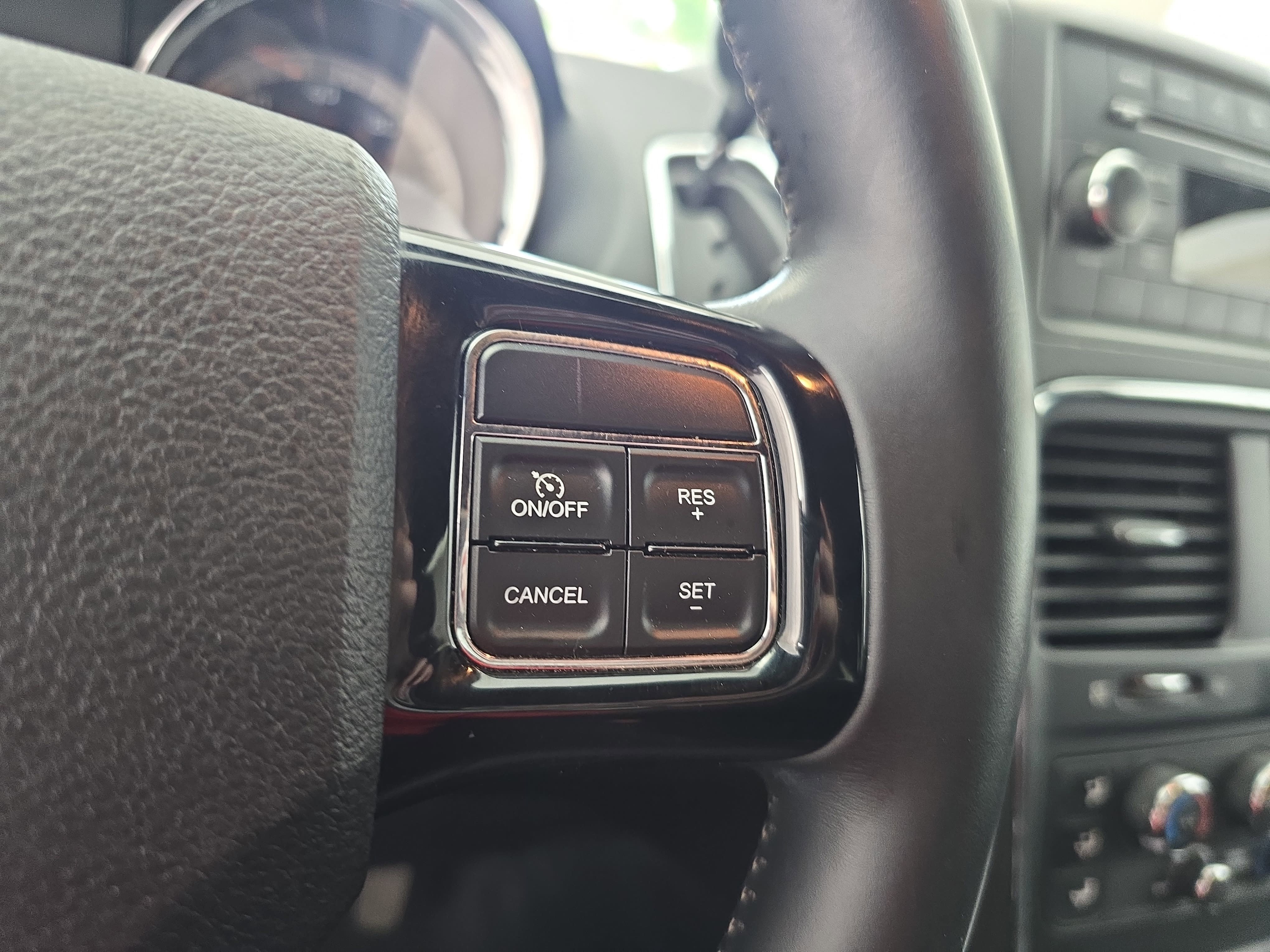 Used 2014 Dodge Grand Caravan SE FWD image 18