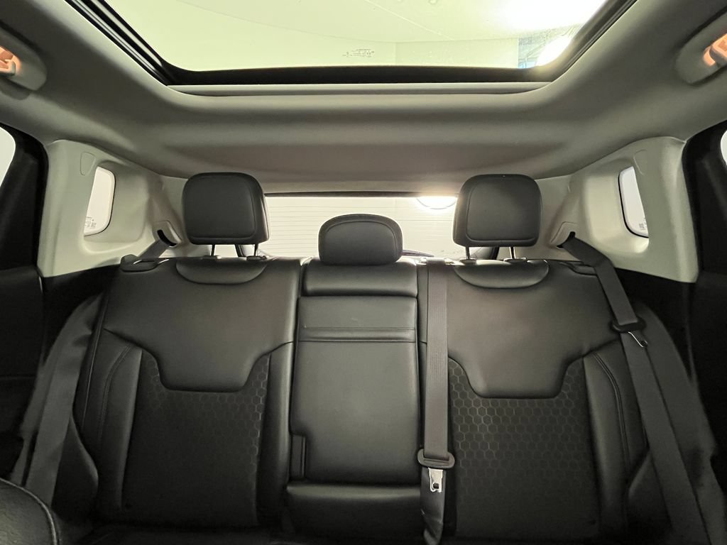 Used 2019 Jeep Compass Latitude AWD/4WD image 16