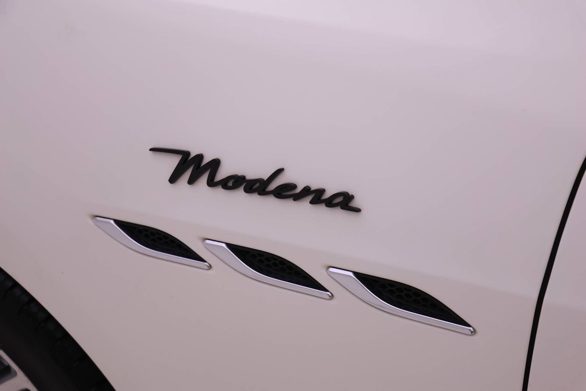 Used 2022 Maserati Ghibli Modena Q4 image 23