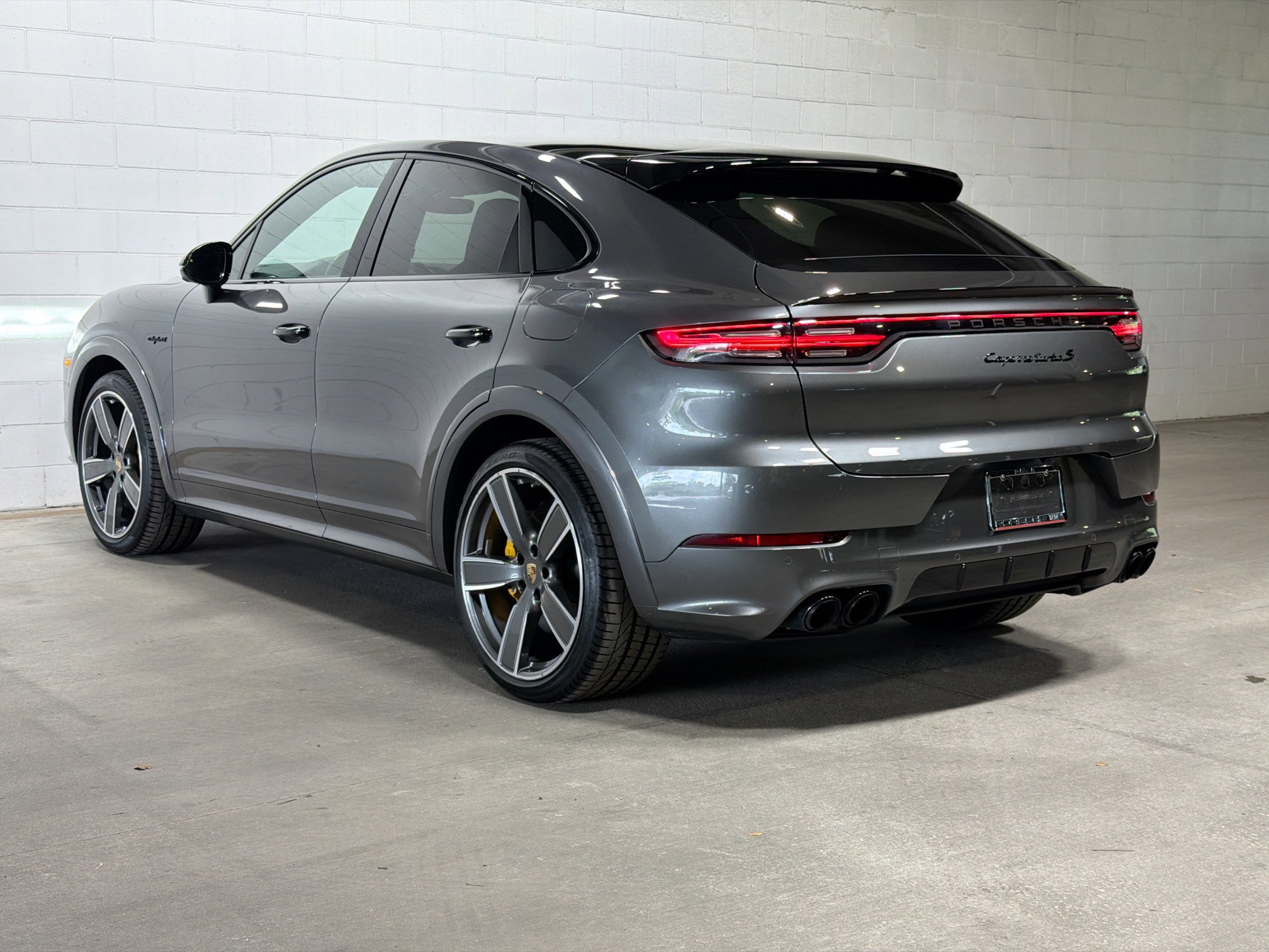 Certified 2023 Porsche Cayenne Turbo S AWD/4WD image 3