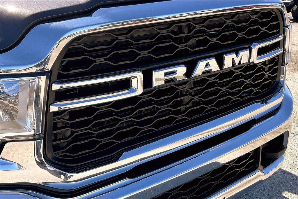 Used 2024 RAM 3500 Tradesman w/ Chrome Appearance Group image 34