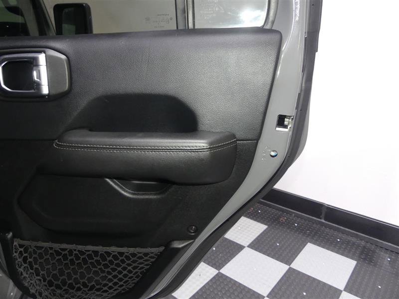 Used 2018 Jeep Wrangler Unlimited Sahara image 24