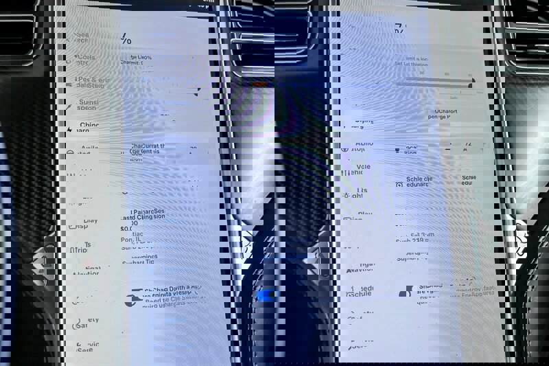 Used 2018 Tesla Model S 100D image 32