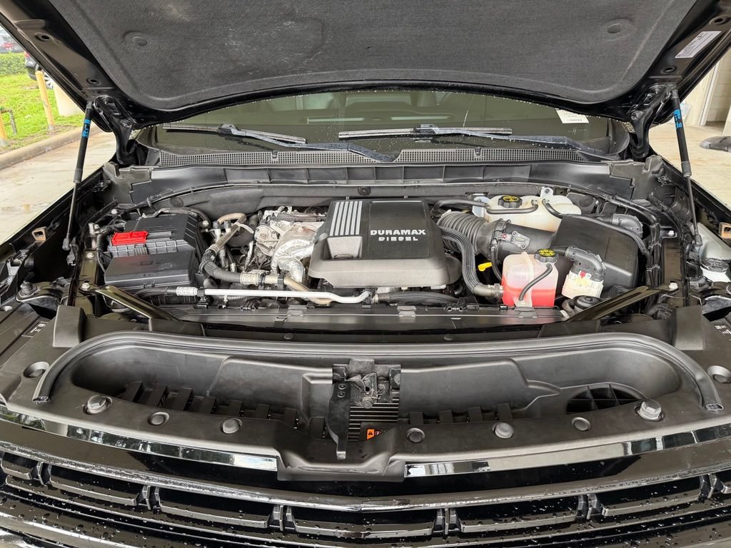Used 2024 Chevrolet Suburban RST w/ Luxury Package RWD image 13
