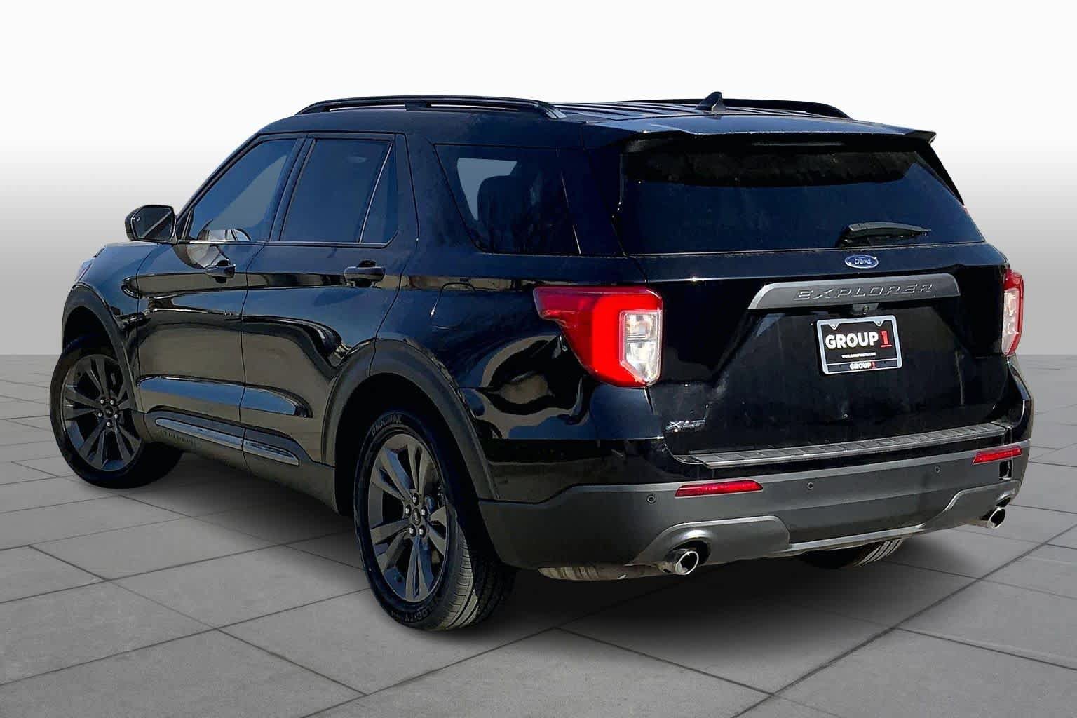 Used 2021 Ford Explorer XLT w/ Equipment Group 202A image 12