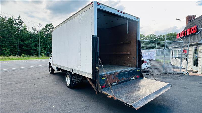 Used 2018 Ford E-350 and Econoline 350 Super Duty w/ Power Windows & Locks Group image 7