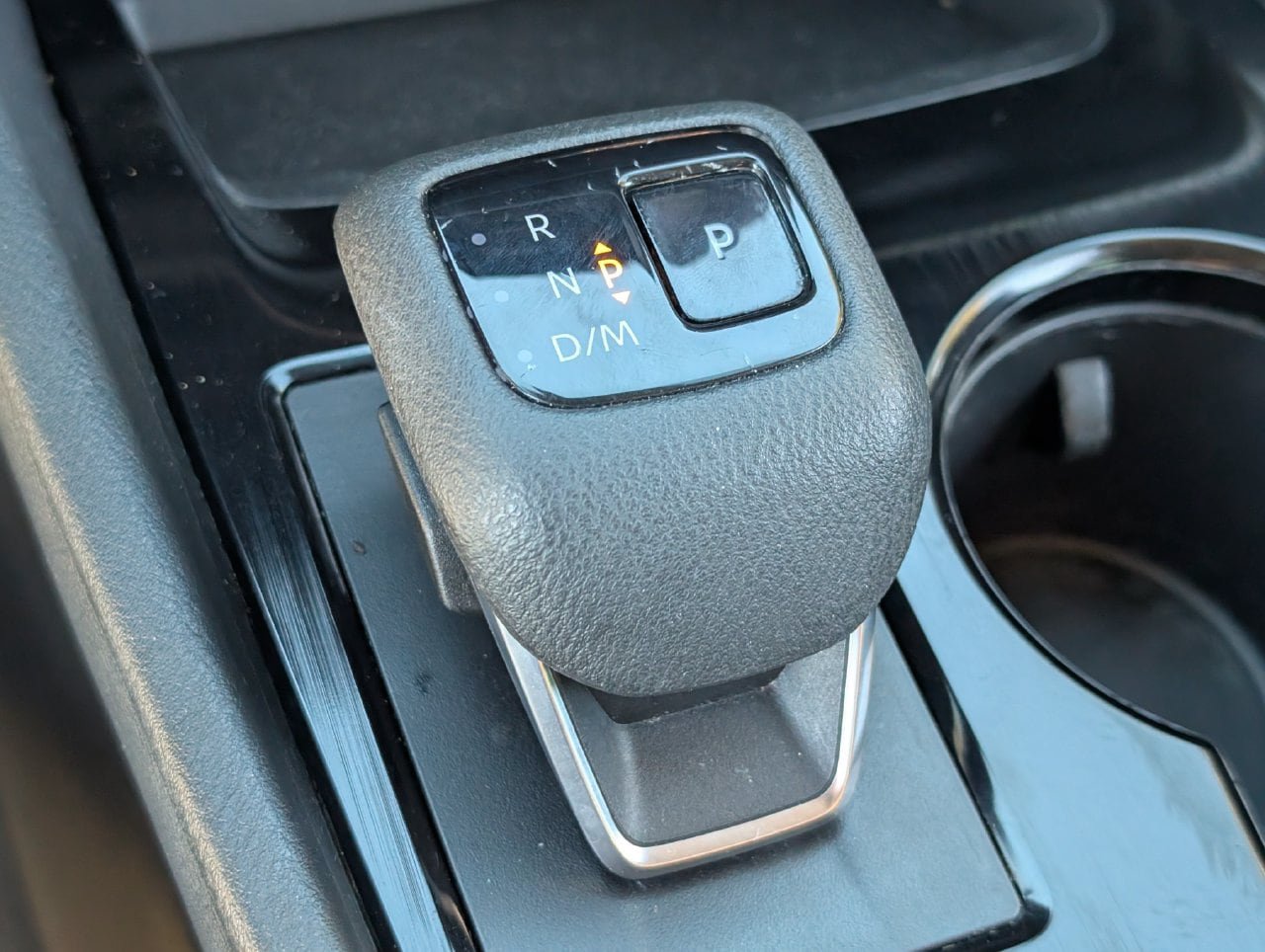 Used 2024 Nissan Rogue SV FWD image 21
