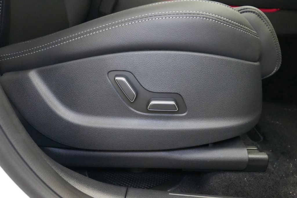 New 2026 Genesis GV70 2.5T image 40