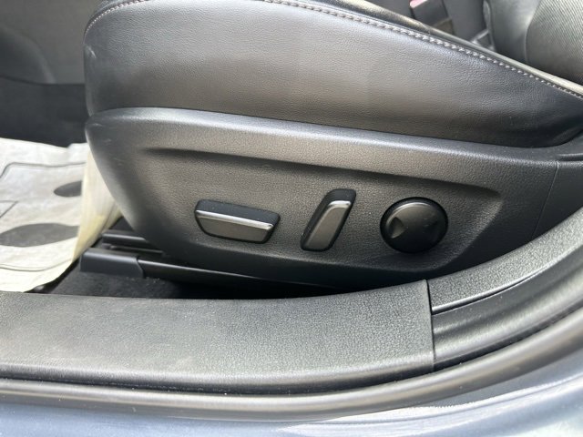 Used 2019 MAZDA MAZDA3 Hatchback w/ Premium Package image 21