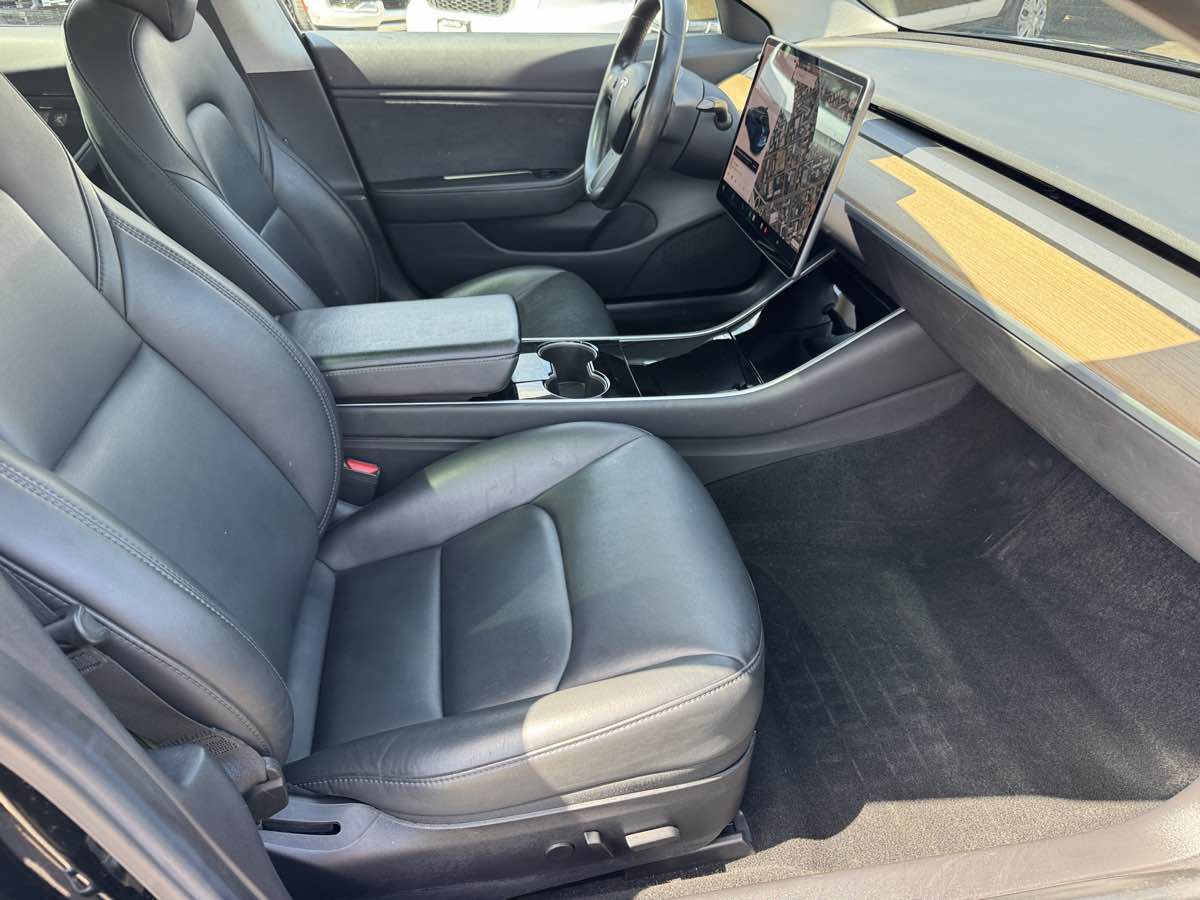 Used 2019 Tesla Model 3 Standard Range RWD image 16