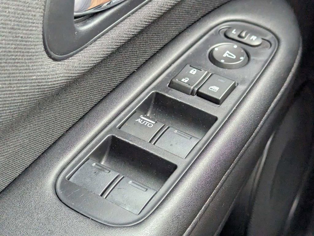Used 2021 Honda HR-V LX image 23