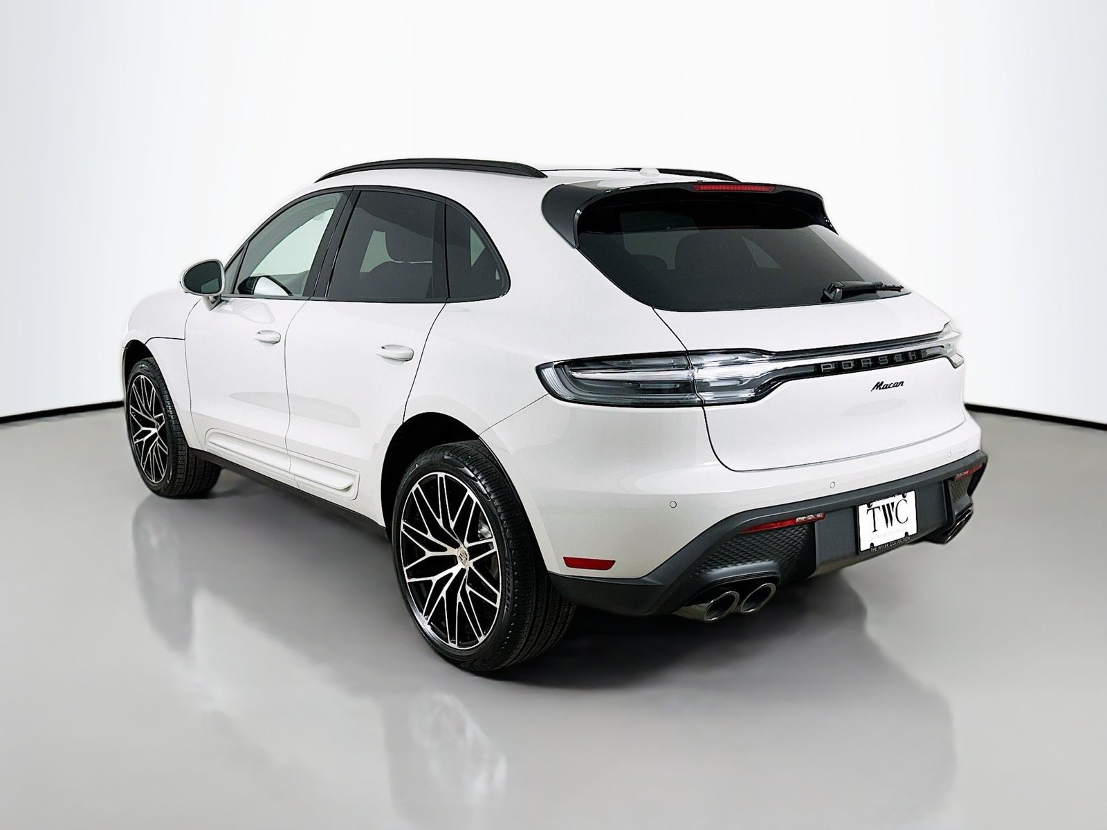New 2026 Porsche Macan AWD/4WD image 7