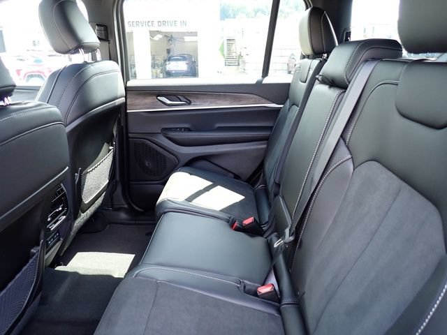 New 2027 Jeep Grand Cherokee L 4WD image 13