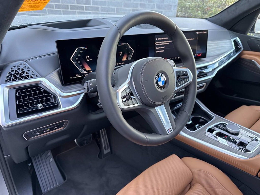 Used 2025 BMW X7 xDrive40i w/ M Sport Package image 25