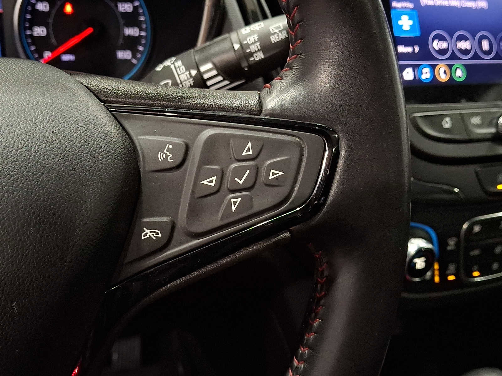 Used 2022 Chevrolet Equinox RS w/ RS Leather Package image 23