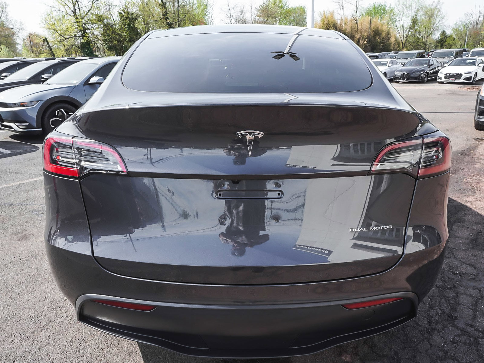 Used 2025 Tesla Model Y Long Range AWD/4WD image 5