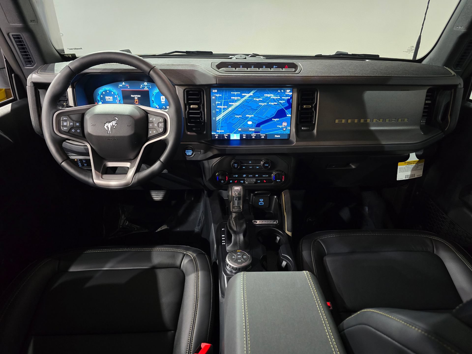 New 2025 Ford Bronco Badlands w/ Sasquatch Package AWD/4WD image 34