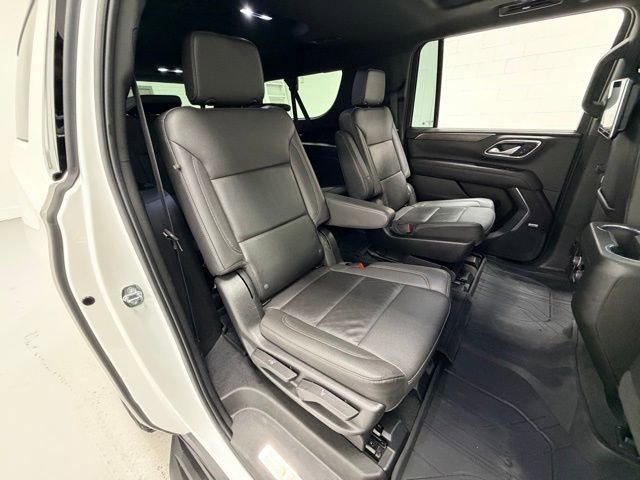 Used 2022 Chevrolet Suburban LT w/ LT Signature Package image 31