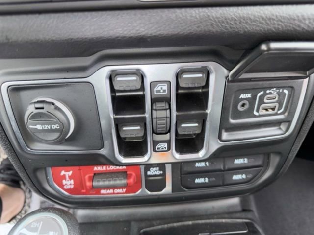 Used 2025 Jeep Wrangler Willys 4xe image 19