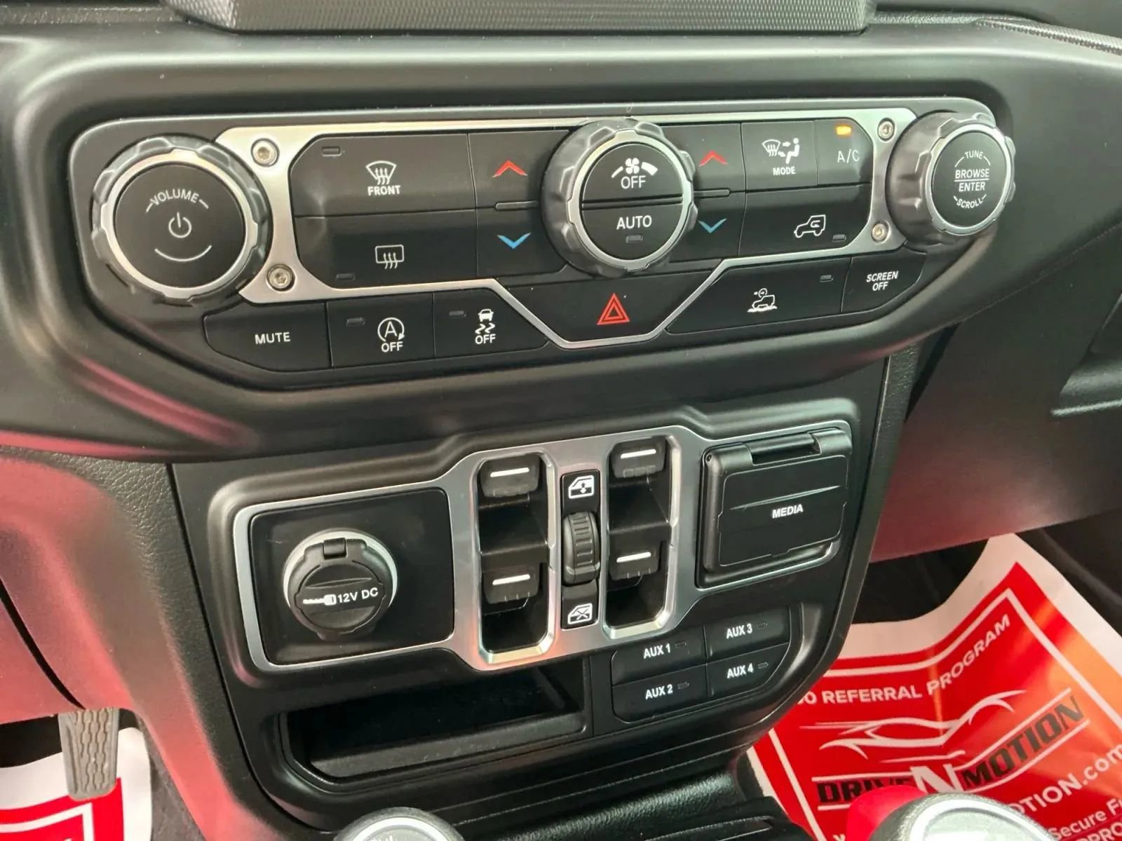 Used 2022 Jeep Gladiator Sport image 31