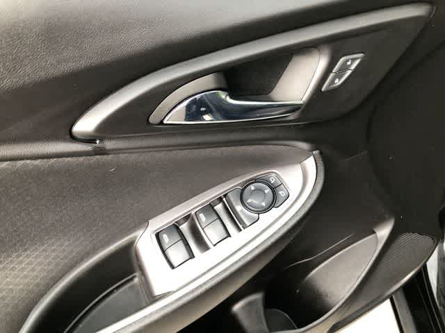 Used 2023 Chevrolet Malibu RS FWD image 30