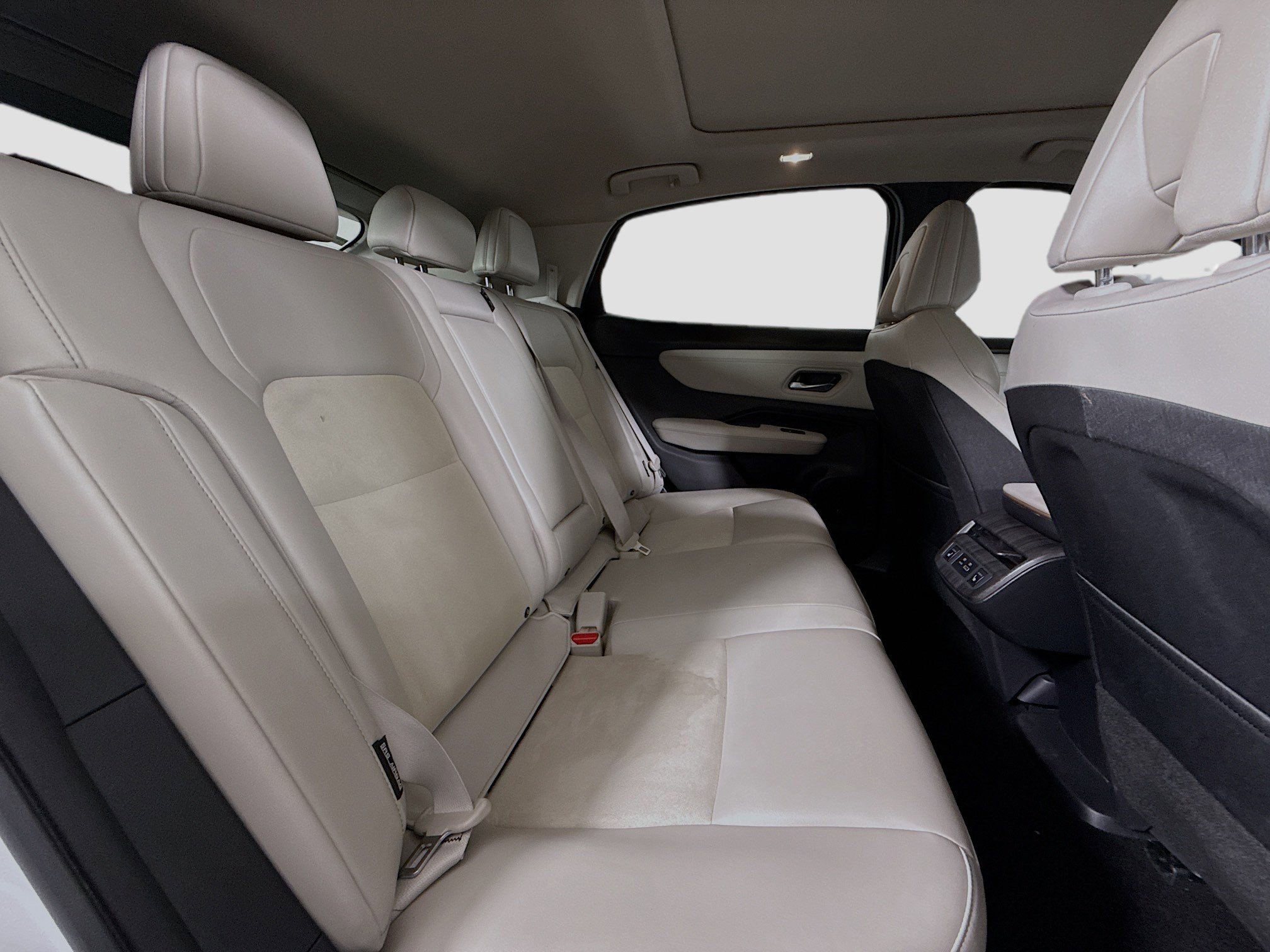 Used 2023 Nissan Ariya FWD image 38