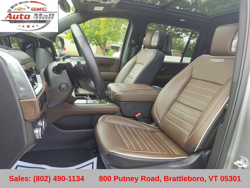 Used 2025 GMC Yukon XL Denali Ultimate AWD/4WD image 11