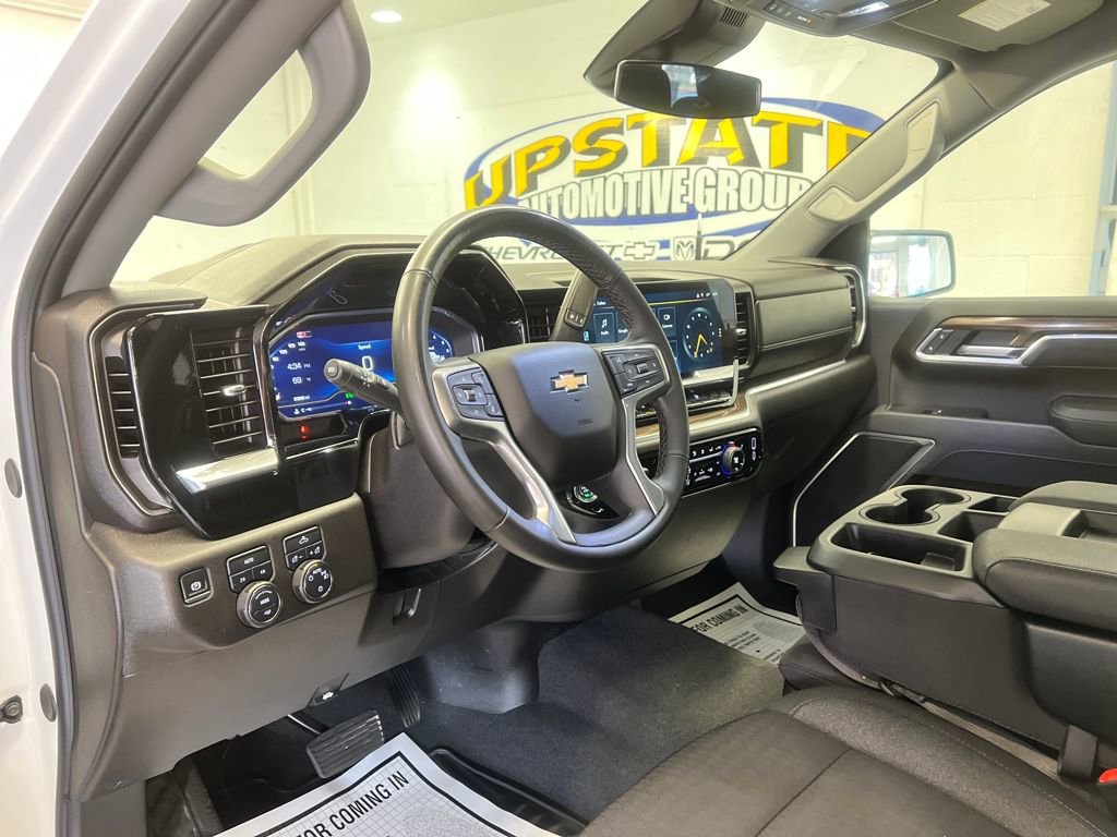 Used 2025 Chevrolet Silverado 1500 LT AWD/4WD image 20