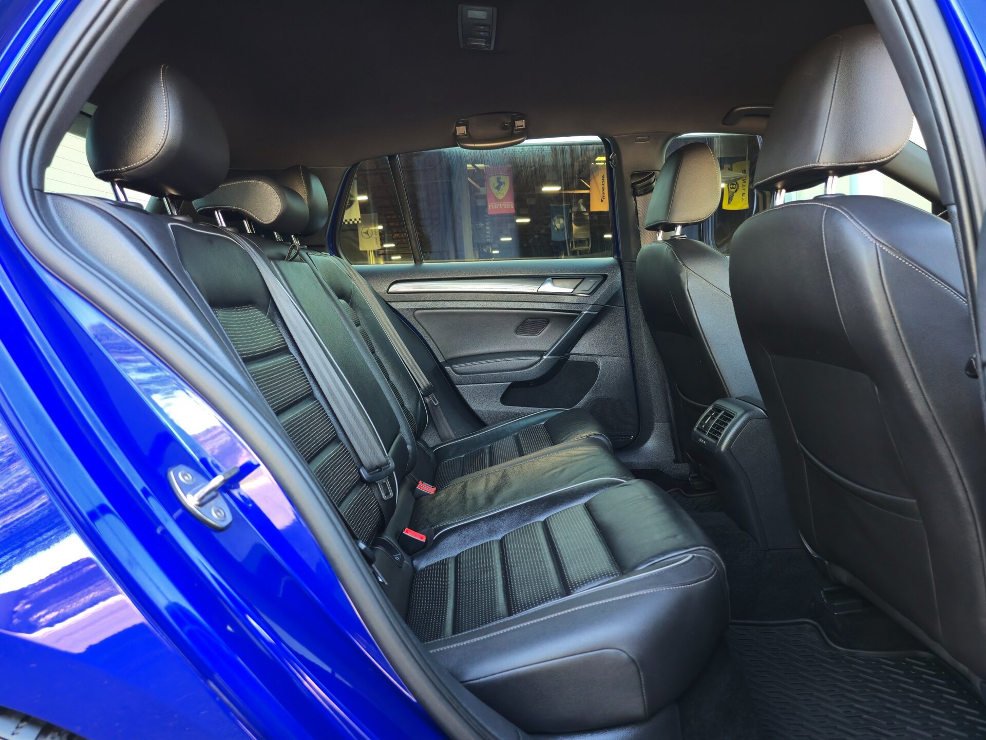Used 2019 Volkswagen Golf R 4-Door AWD/4WD image 33