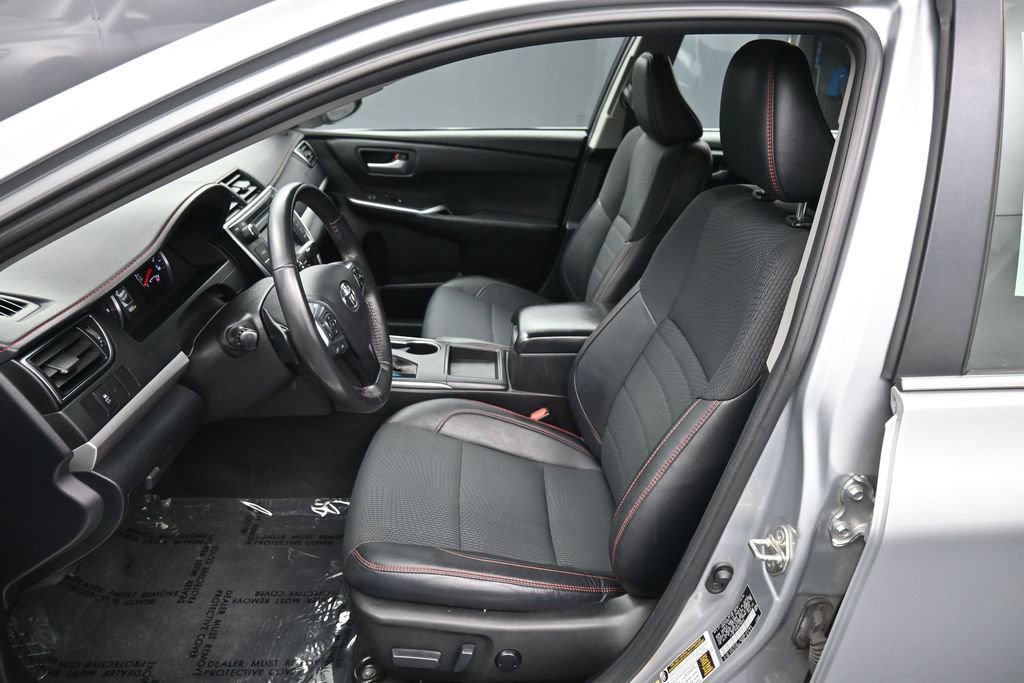Used 2017 Toyota Camry SE w/ Protection Package (Q2) FWD image 18