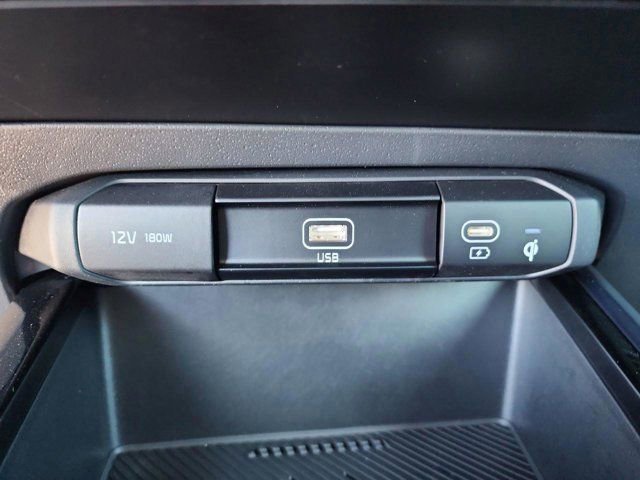 Used 2025 Kia Niro Wind w/ Wind Preserve Package FWD image 16