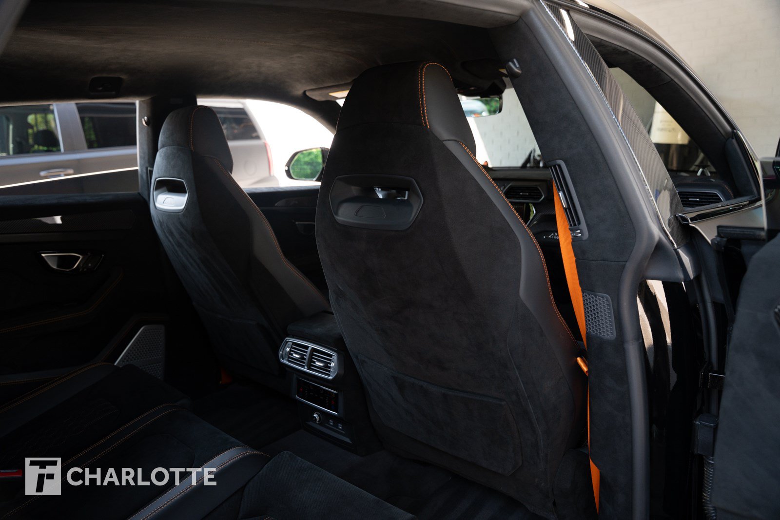 Used 2023 Lamborghini Urus Performante AWD/4WD image 39