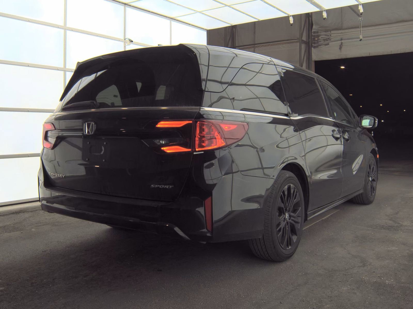 Certified 2023 Honda Accord EX image 3