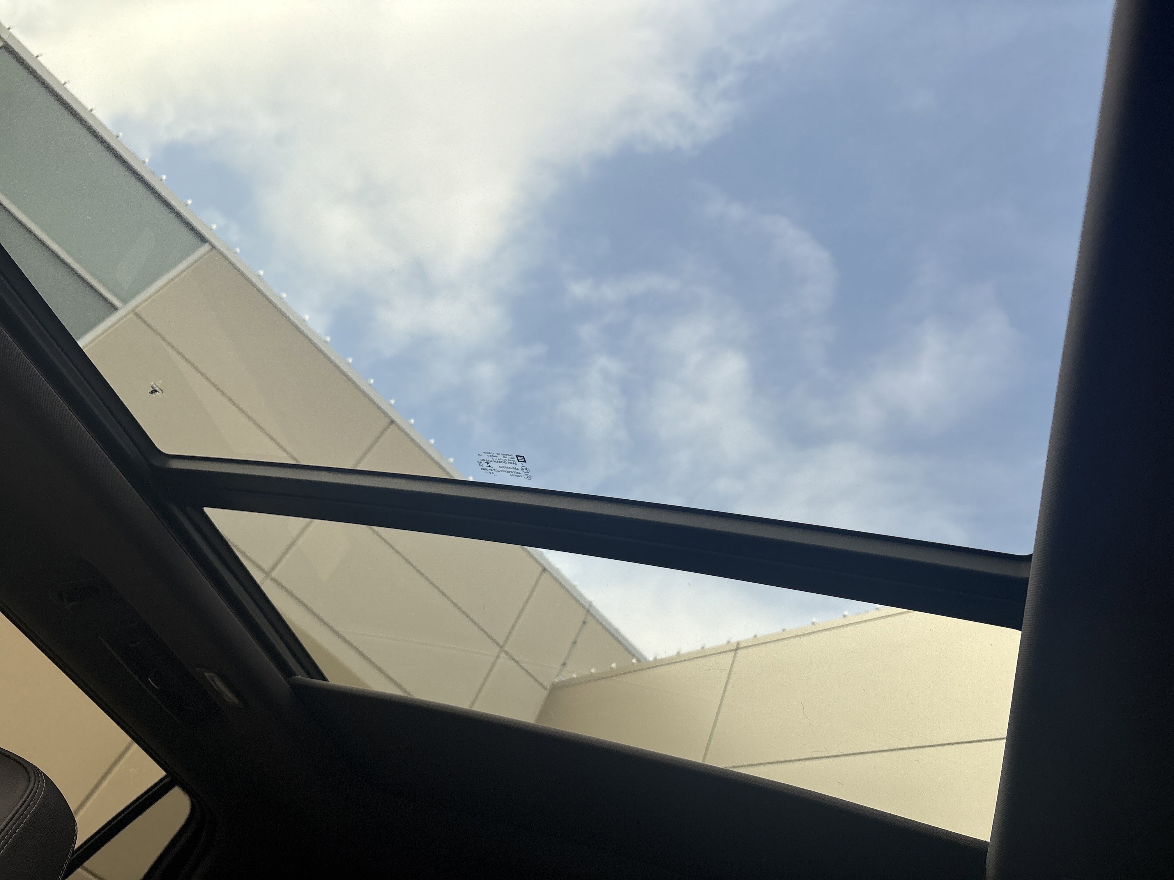 Used 2021 GMC Yukon Denali w/ Denali Premium Package image 28