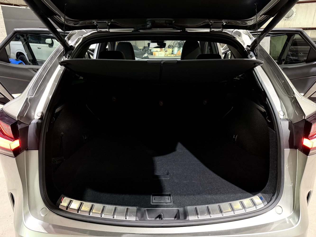 Used 2022 Lexus NX 250 FWD w/ Towing Package (2000 Lbs) image 19