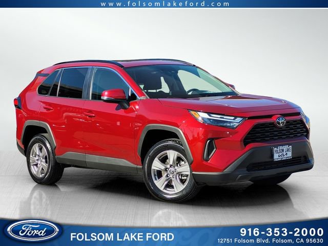 Used 2022 Toyota RAV4 XLE image 1