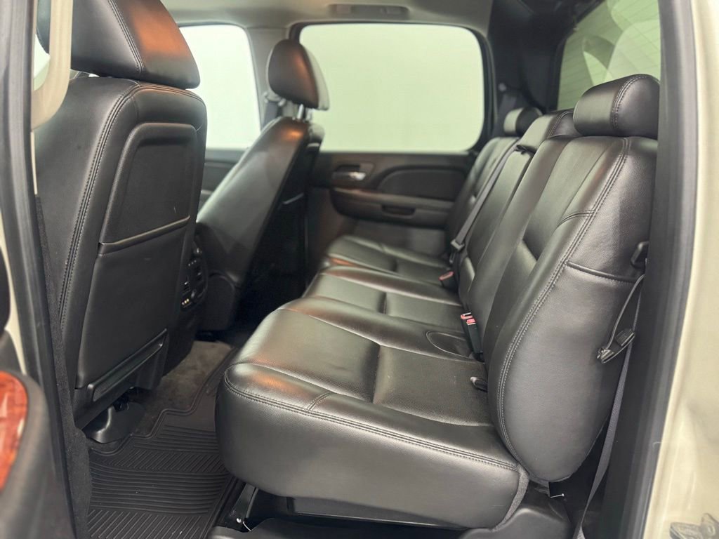 Used 2013 Chevrolet Avalanche LTZ AWD/4WD image 9