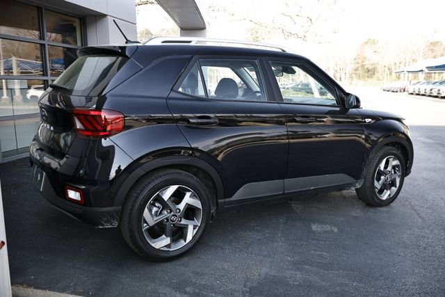 Used 2024 Hyundai Venue SEL image 6