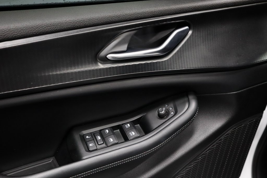 Used 2025 Jeep Grand Cherokee L Laredo w/ Luxury Tech Group I image 26