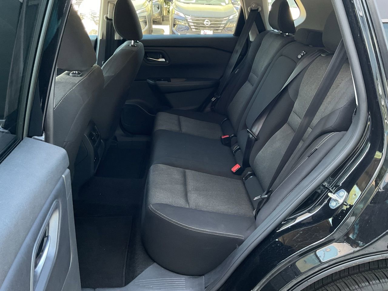 Used 2025 Nissan Rogue SV image 15