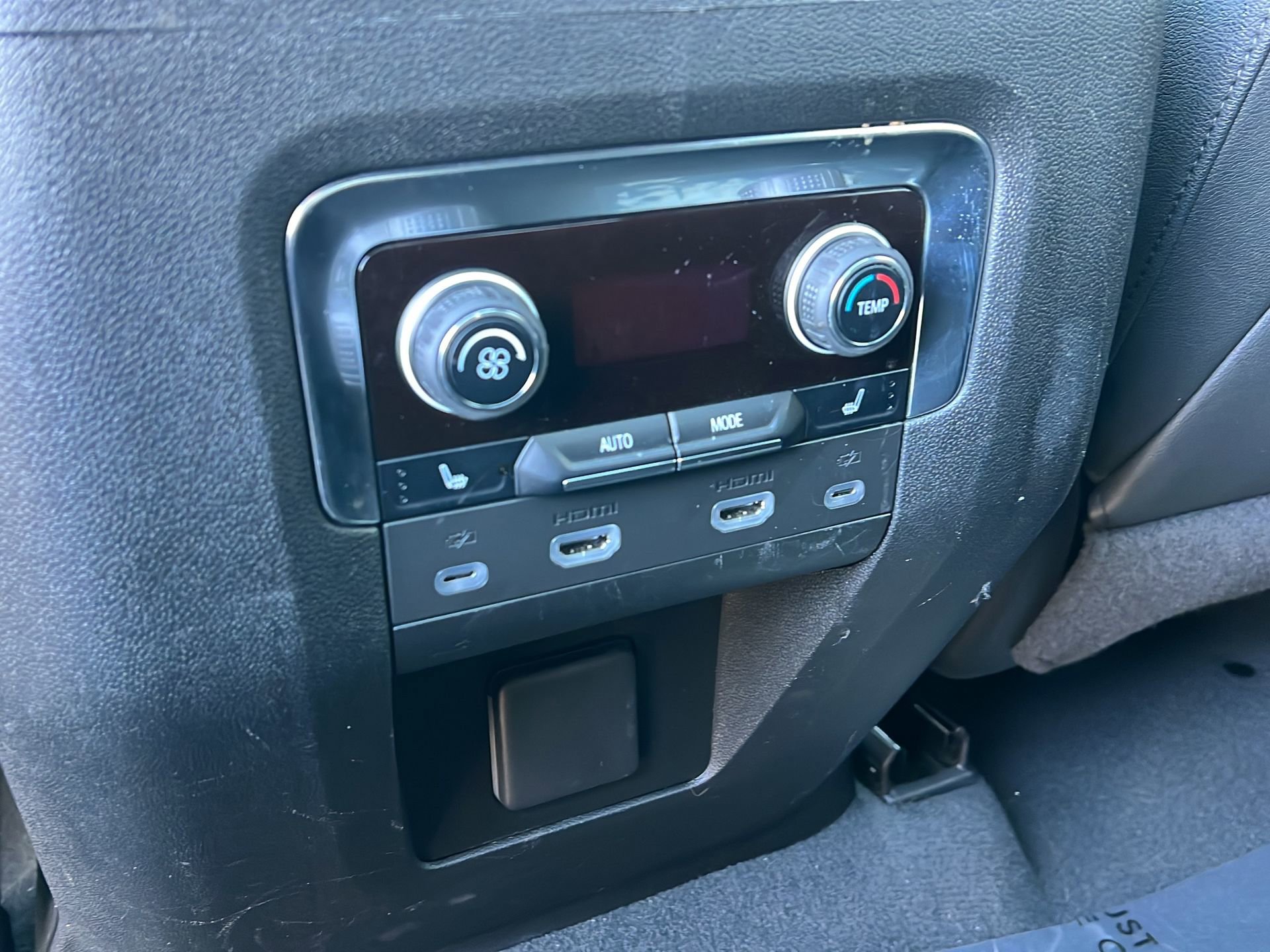 Used 2023 Chevrolet Tahoe Z71 w/ Luxury Package image 15