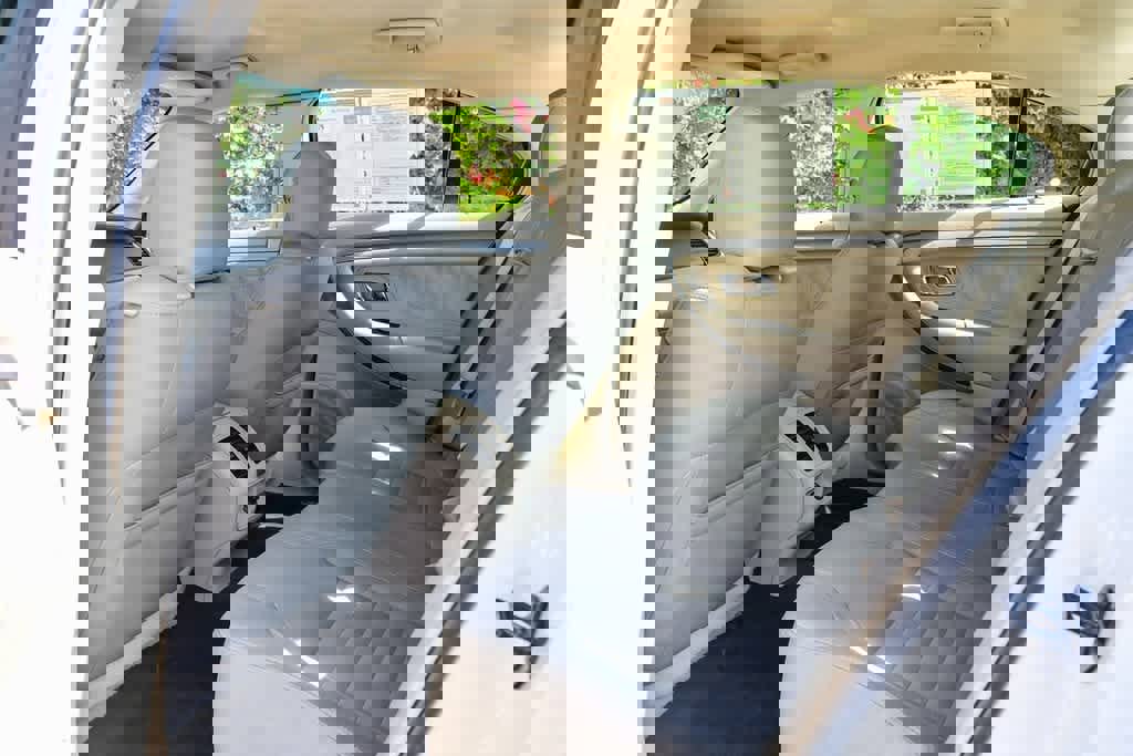 Used 2013 Ford Taurus SE image 18