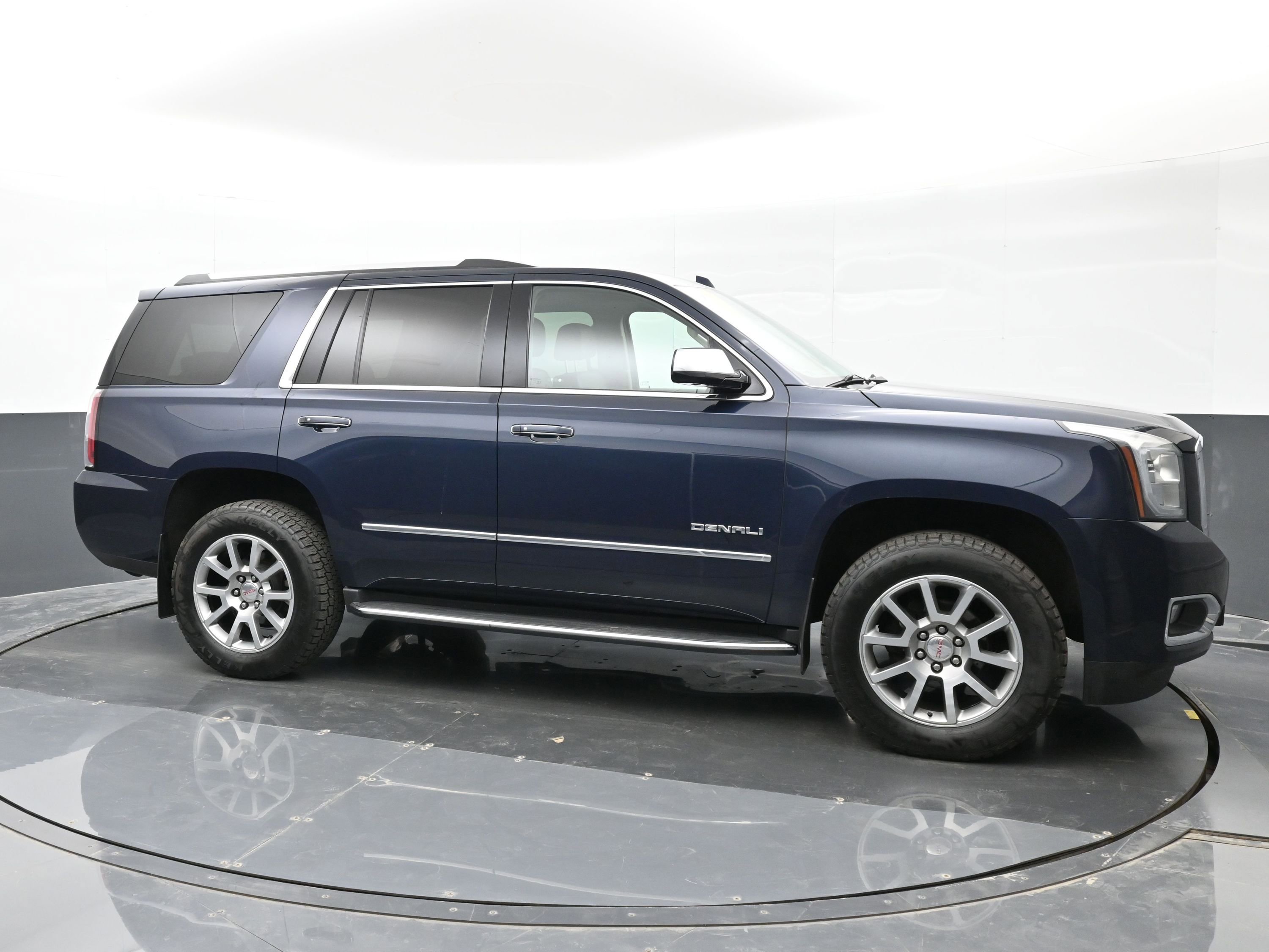 Used 2020 GMC Yukon Denali w/ Open Road Package AWD/4WD image 5