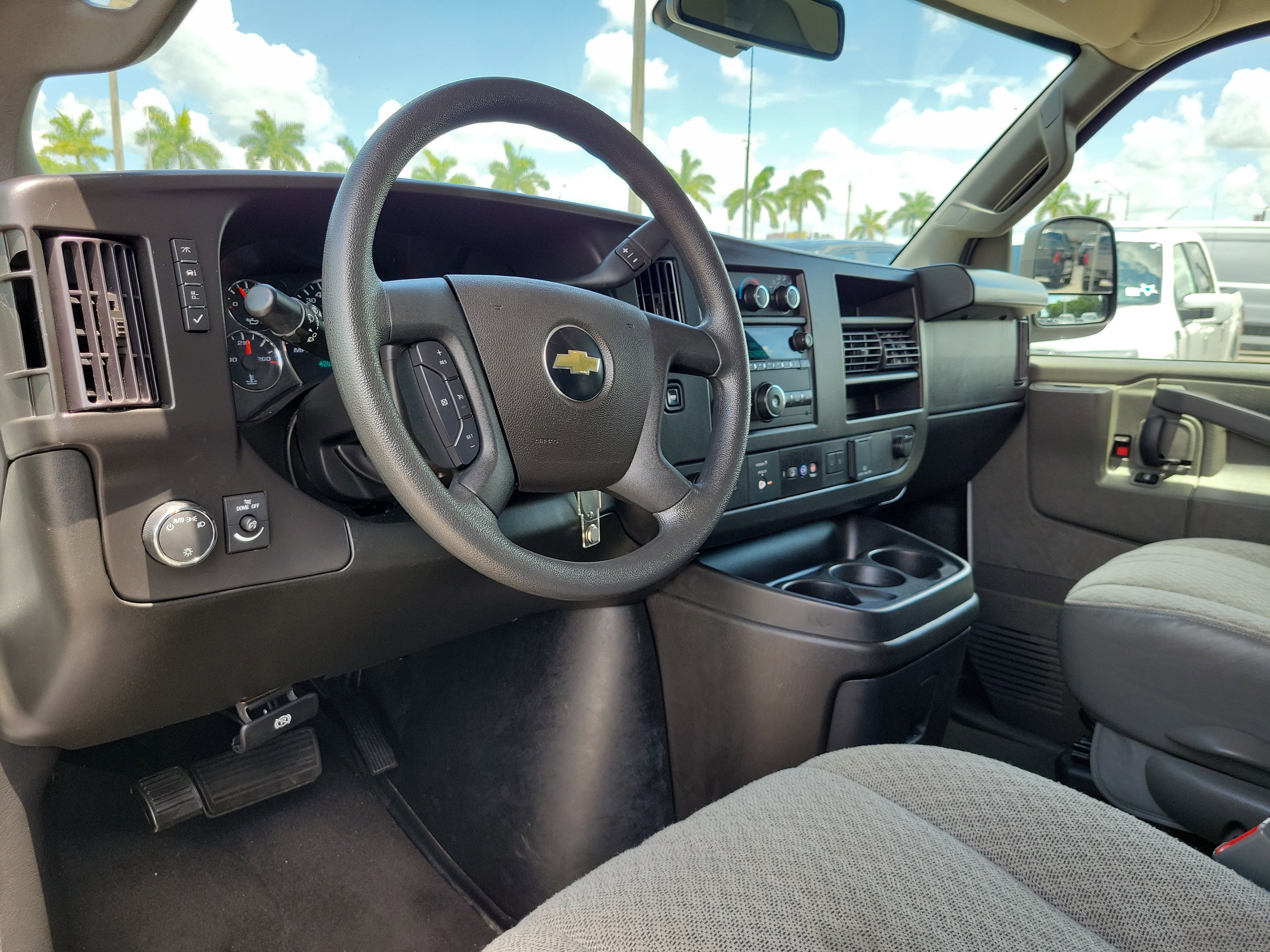 Used 2023 Chevrolet Express 3500 LT w/ LT Preferred Equipment Group RWD image 9