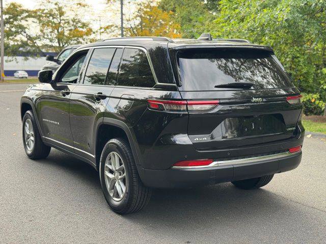 Certified 2023 Jeep Grand Cherokee Laredo AWD/4WD image 3
